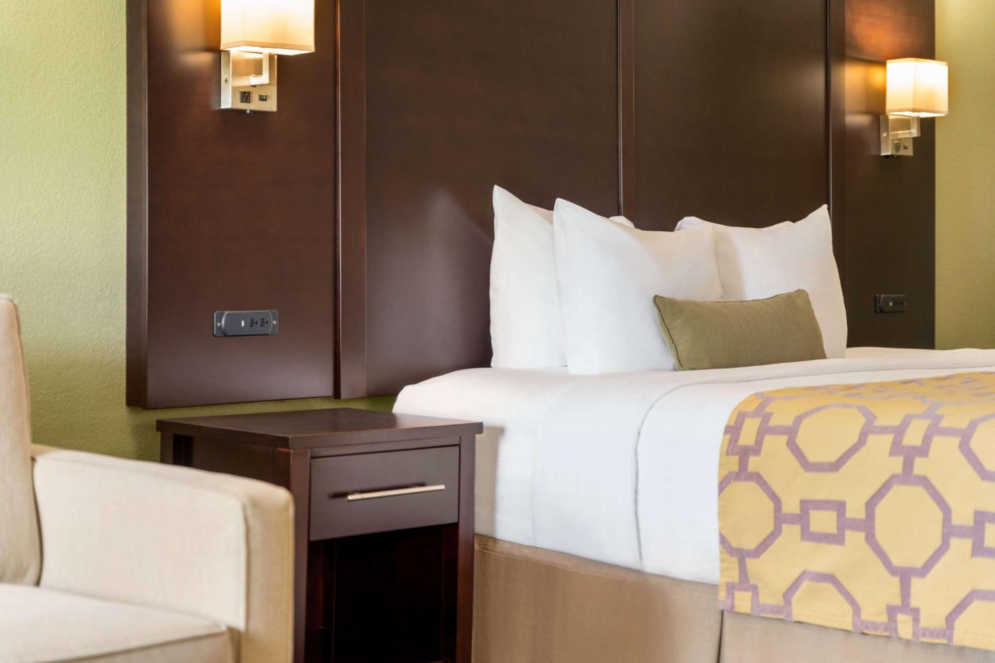 Baymont By Wyndham Hotel