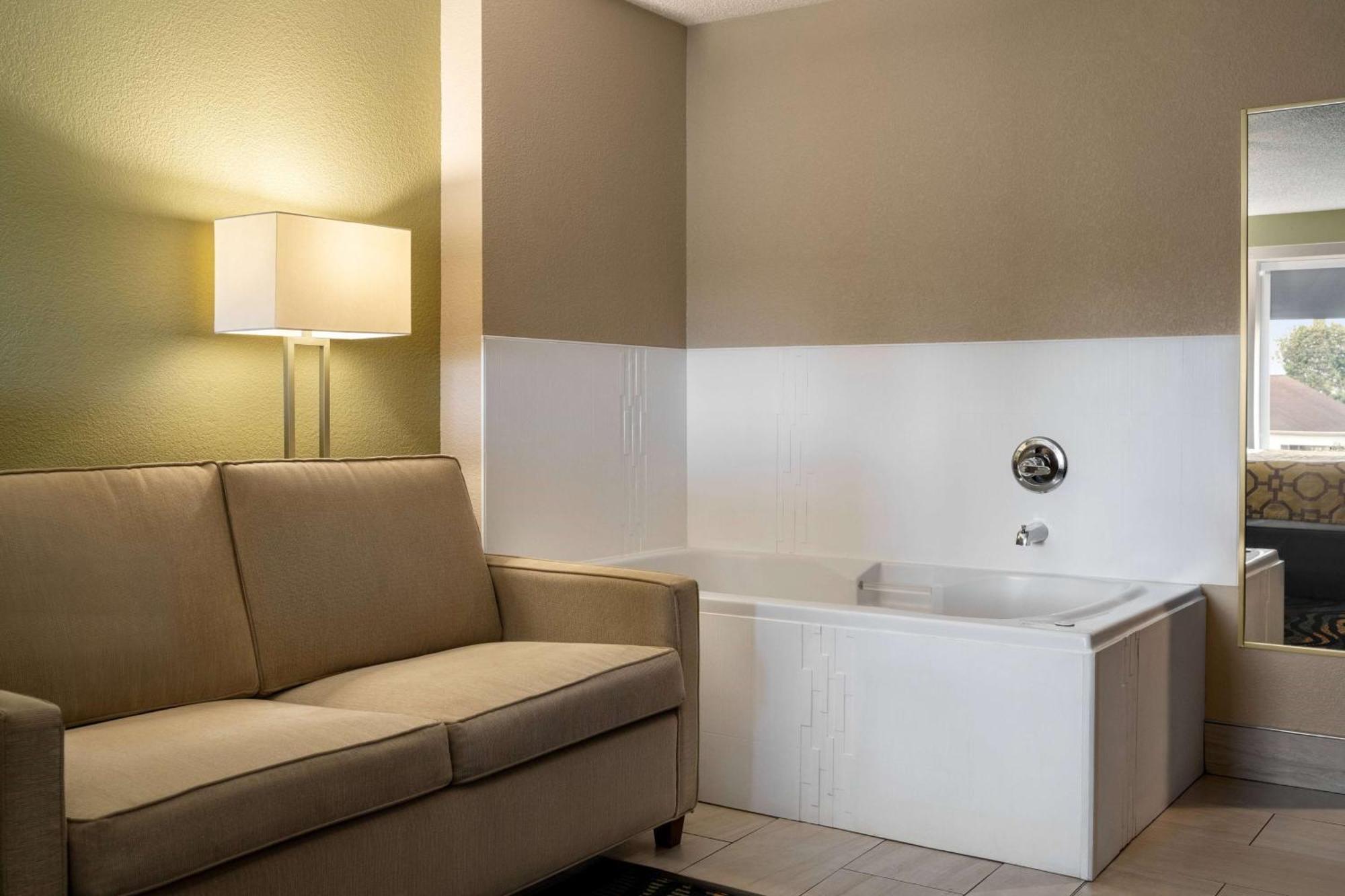 Hotel Baymont By Wyndham Georgetown